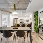 Initial / Cinema +Parking / Centre-Ville De Quebec