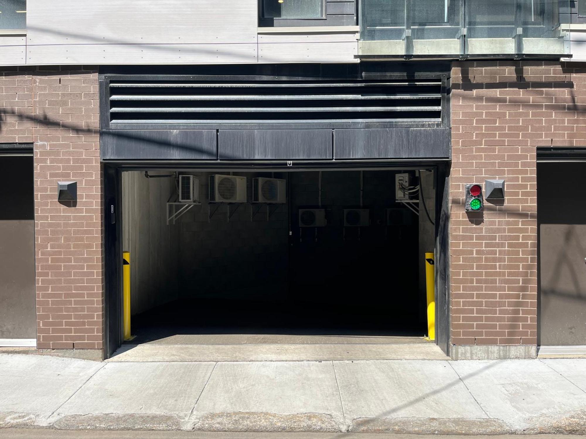 Initial / Cinema +parking / Centre-ville De * Quebec City